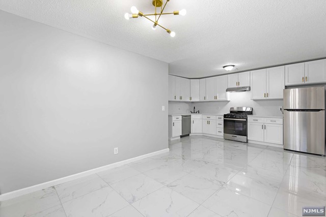 384 Palisade Avenue 3