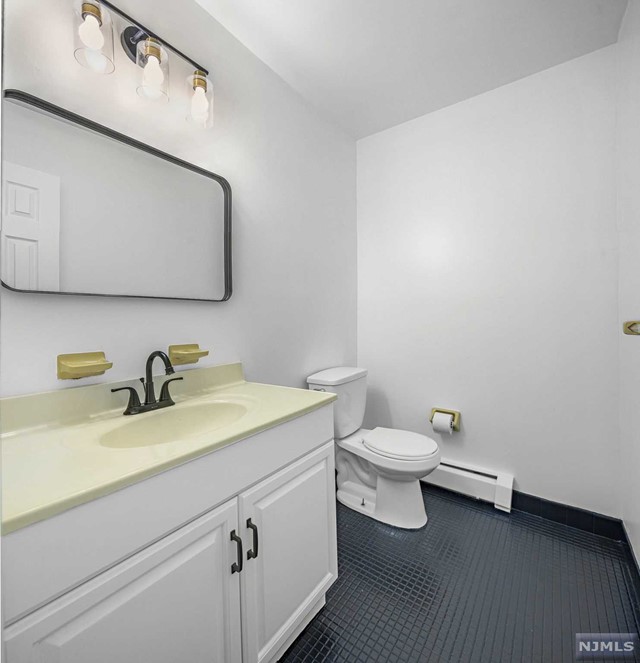 384 Palisade Avenue 3