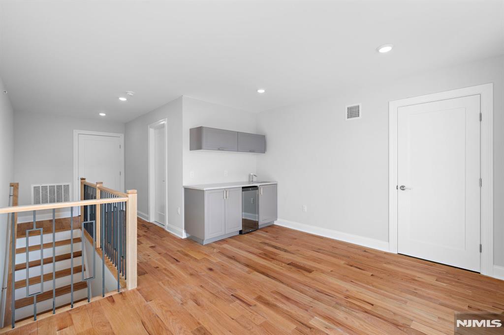 227 Wayne Avenue A