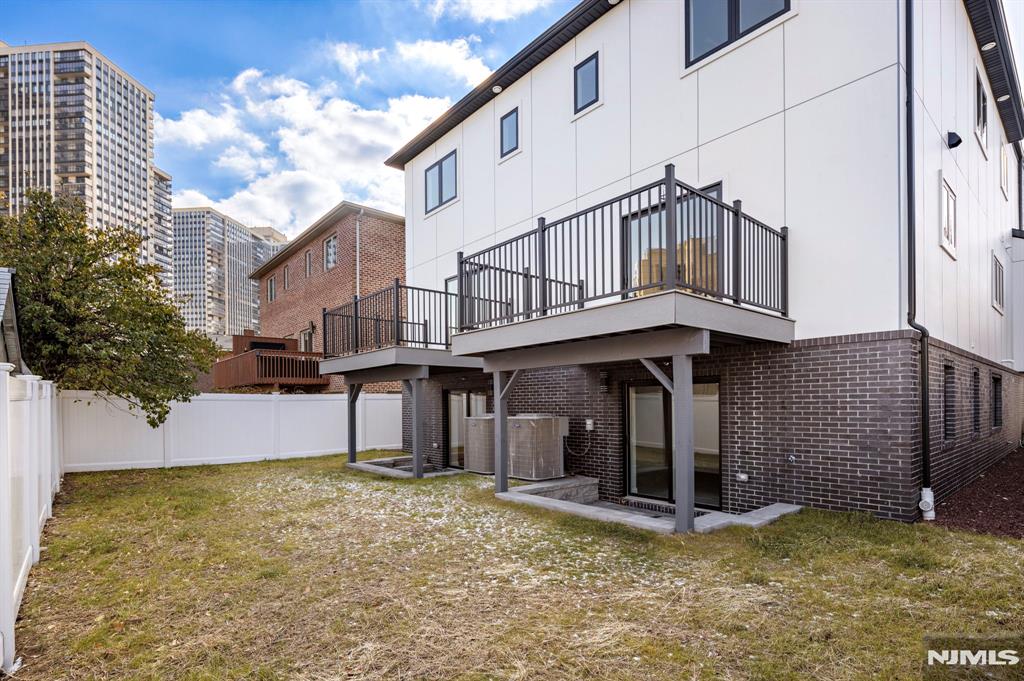 227 Wayne Avenue A