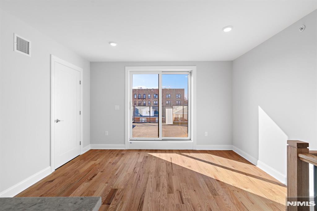 227 Wayne Avenue A