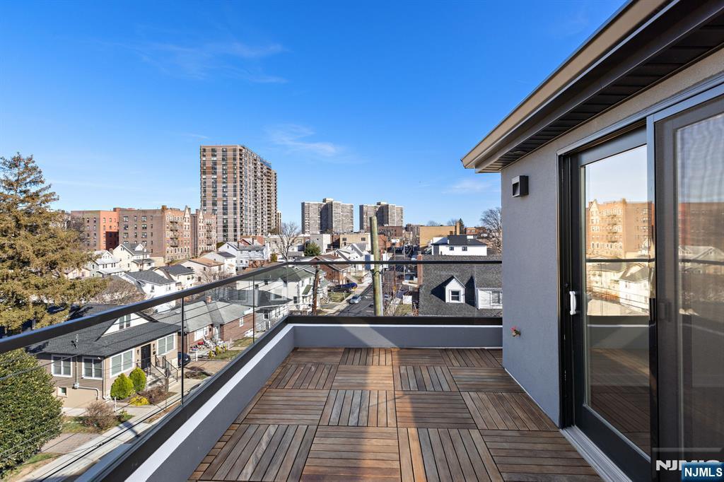 396 Lafayette Avenue B