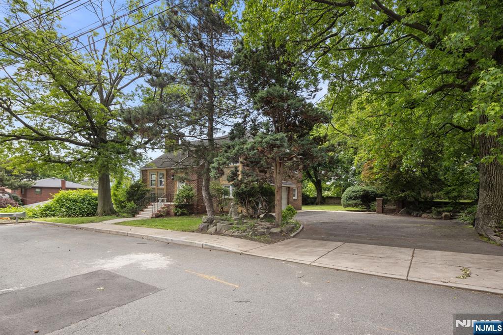 40 Overlook Avenue