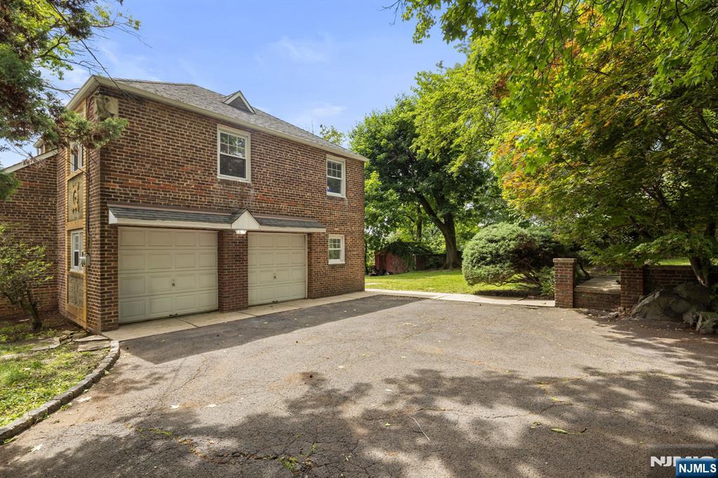 40 Overlook Avenue