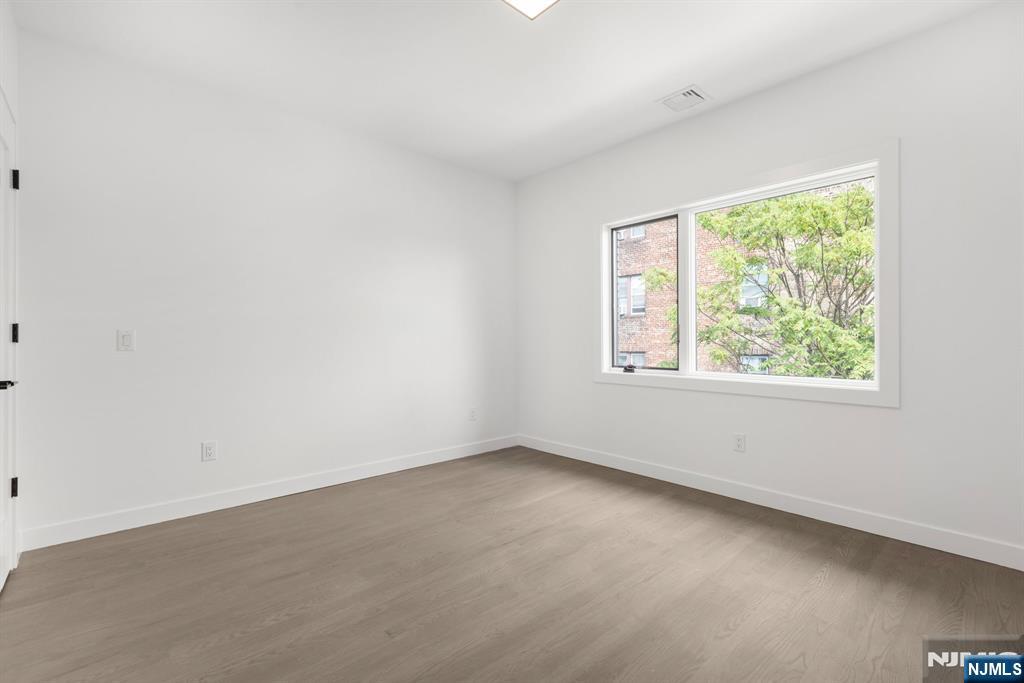 93 Crescent Avenue