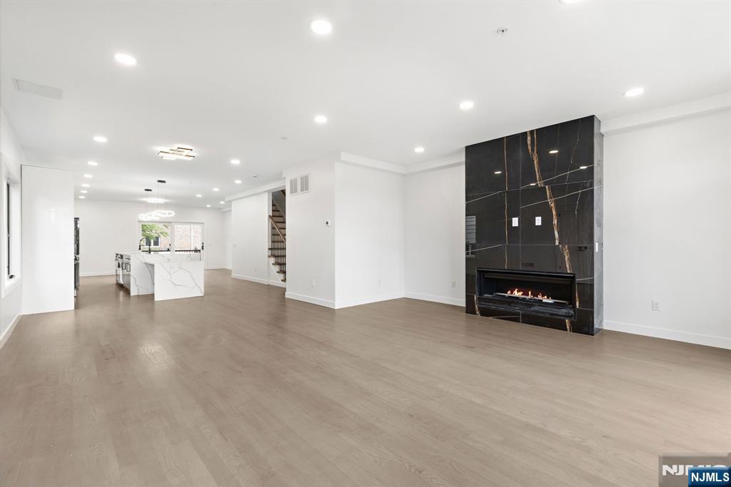 93 Crescent Avenue