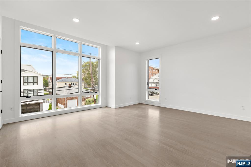 93 Crescent Avenue
