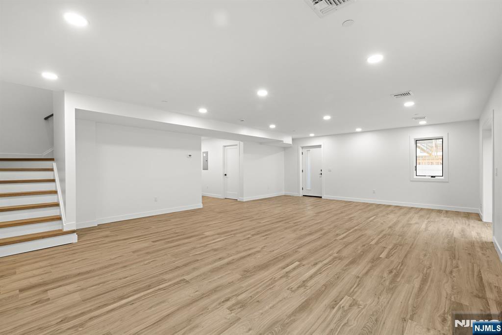 476 Lincoln Avenue 1