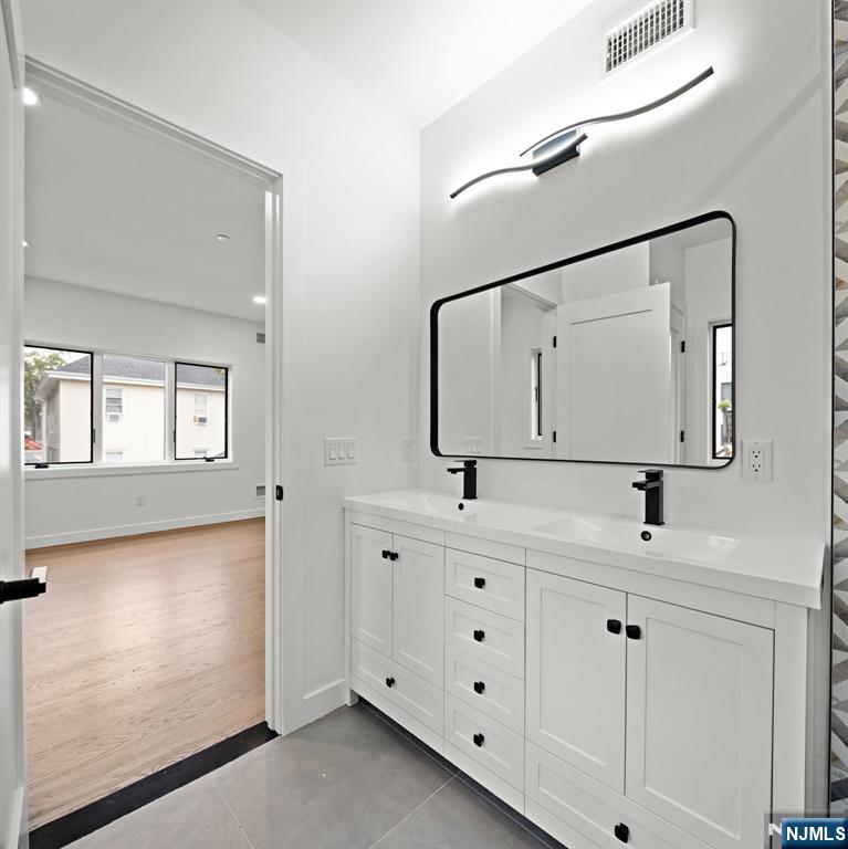 476 Lincoln Avenue 1