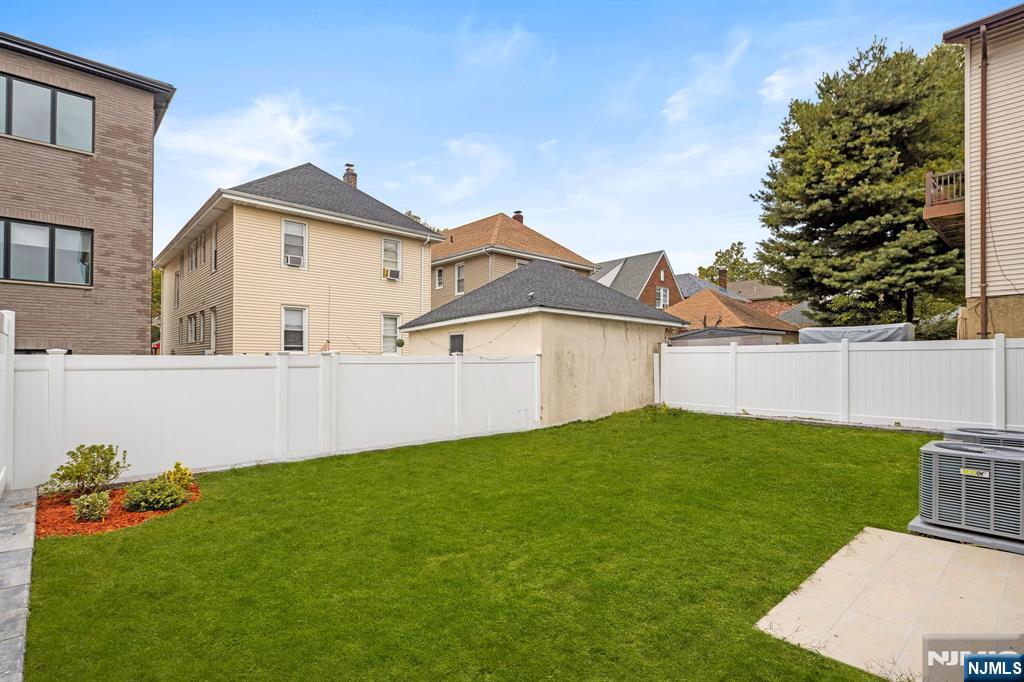 476 Lincoln Avenue 1