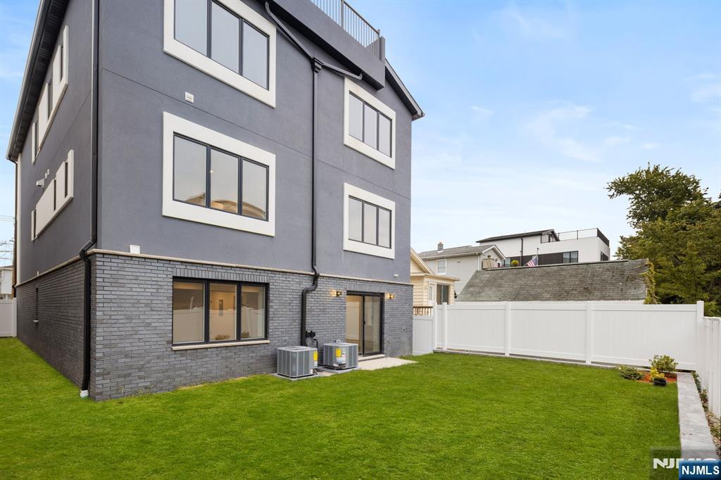 476 Lincoln Avenue 1