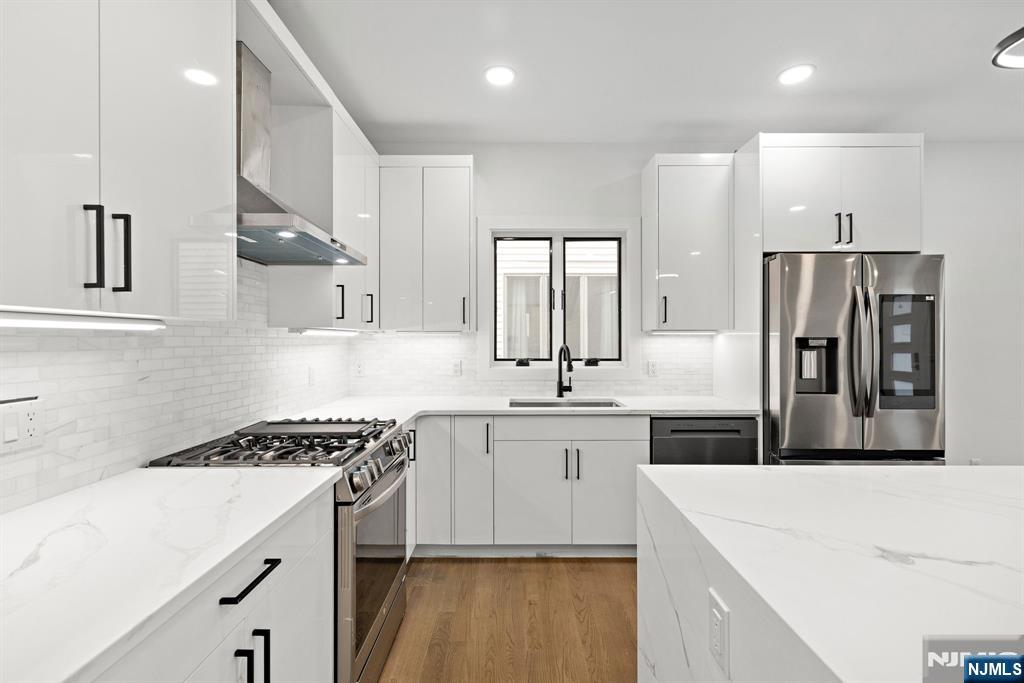 476 Lincoln Avenue 1