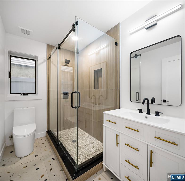 476 Lincoln Avenue 1