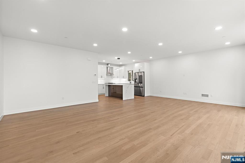 476 Lincoln Avenue 1