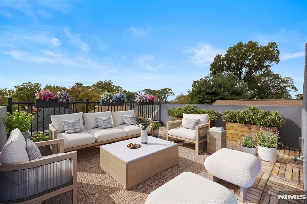 476 Lincoln Avenue 2