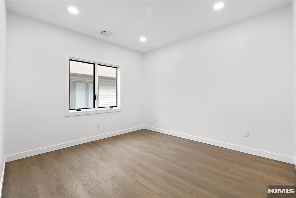 476 Lincoln Avenue 2