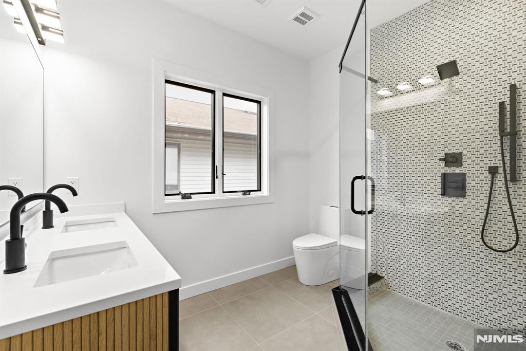 476 Lincoln Avenue 2