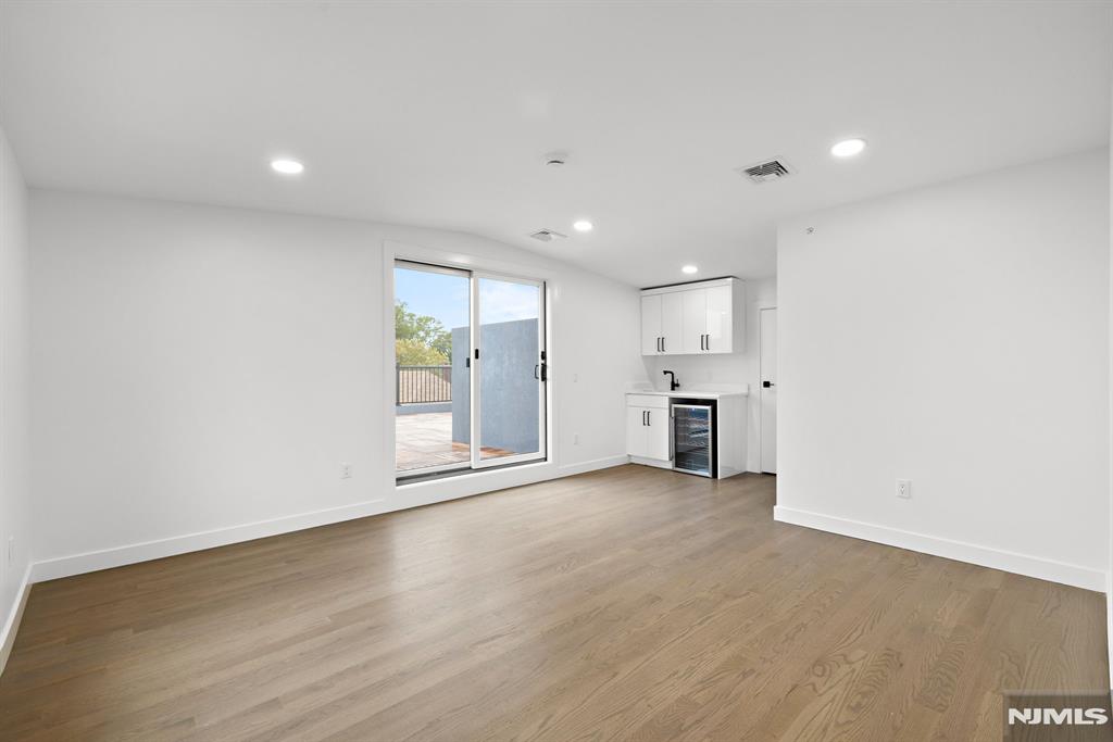 476 Lincoln Avenue 2