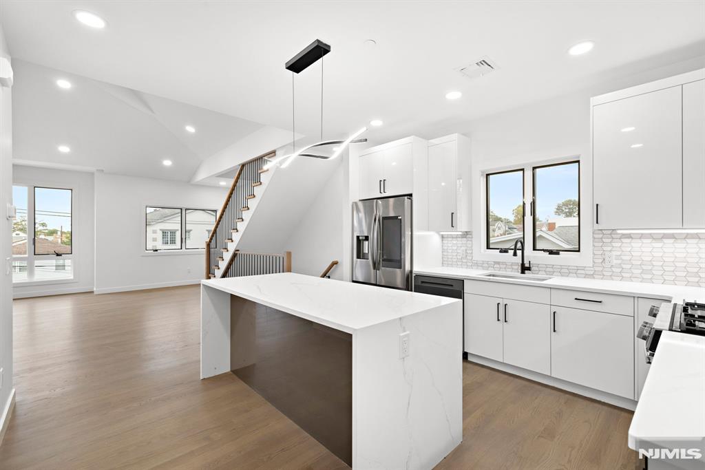 476 Lincoln Avenue 2