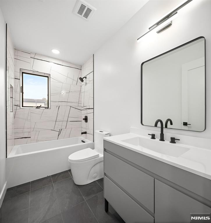 476 Lincoln Avenue 2