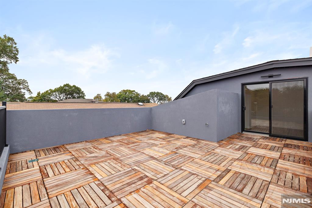 476 Lincoln Avenue 2