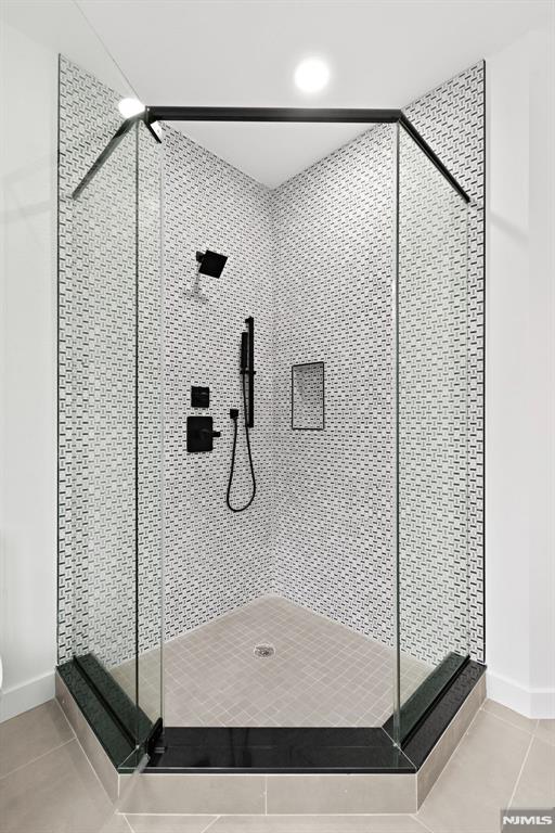 476 Lincoln Avenue 2