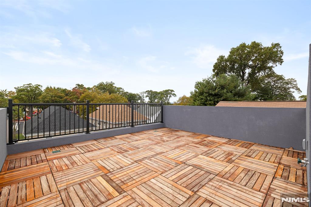 476 Lincoln Avenue 2