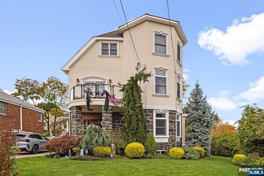 41 Cortland Place