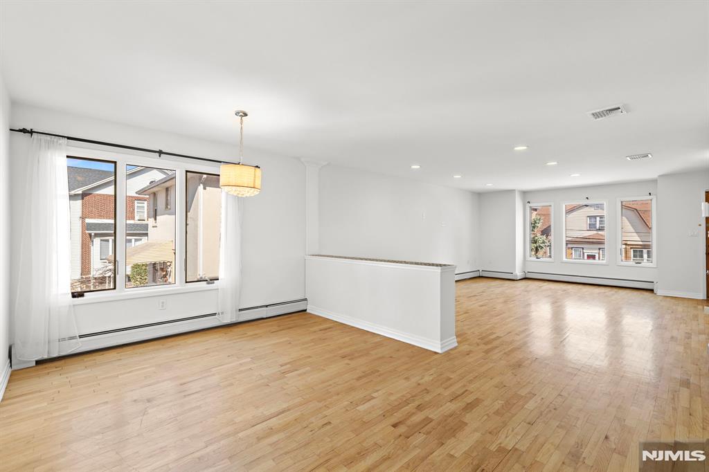 220 Wayne Avenue C0220