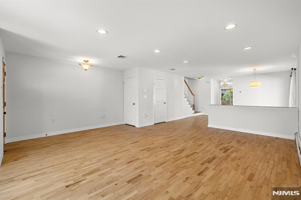 220 Wayne Avenue C0220