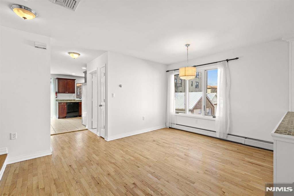 220 Wayne Avenue C0220