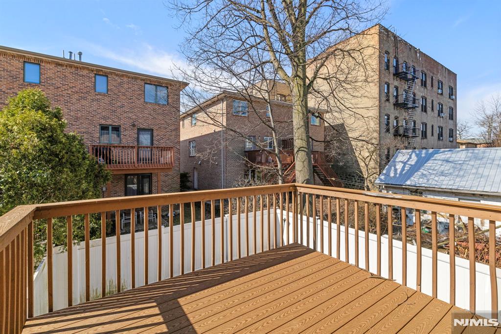 220 Wayne Avenue C0220