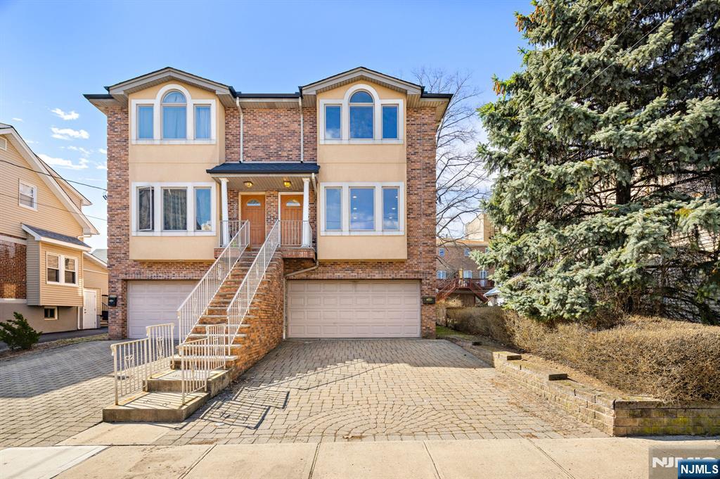 220 Wayne Avenue C0220