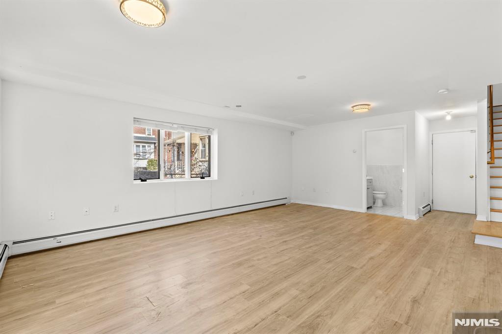 220 Wayne Avenue C0220