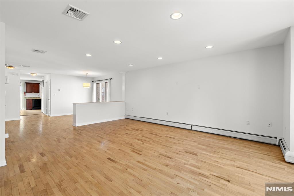 220 Wayne Avenue C0220