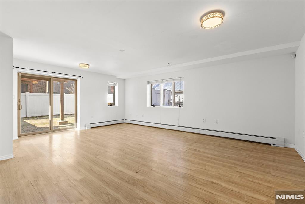 220 Wayne Avenue C0220