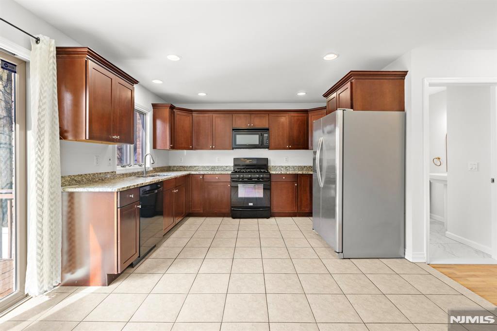 220 Wayne Avenue C0220