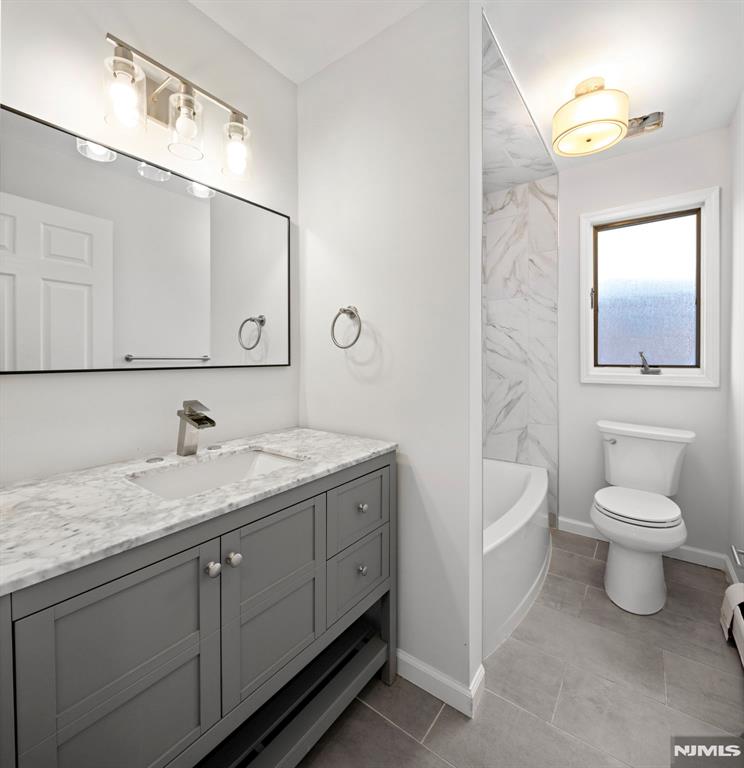 220 Wayne Avenue C0220