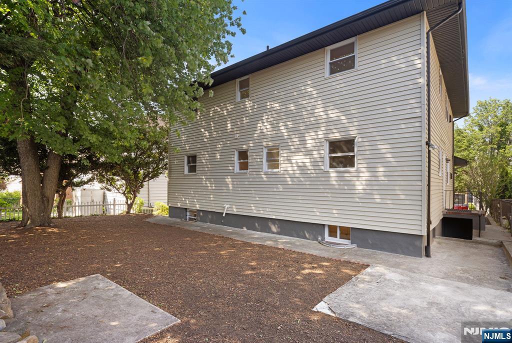 54 Columbia Avenue