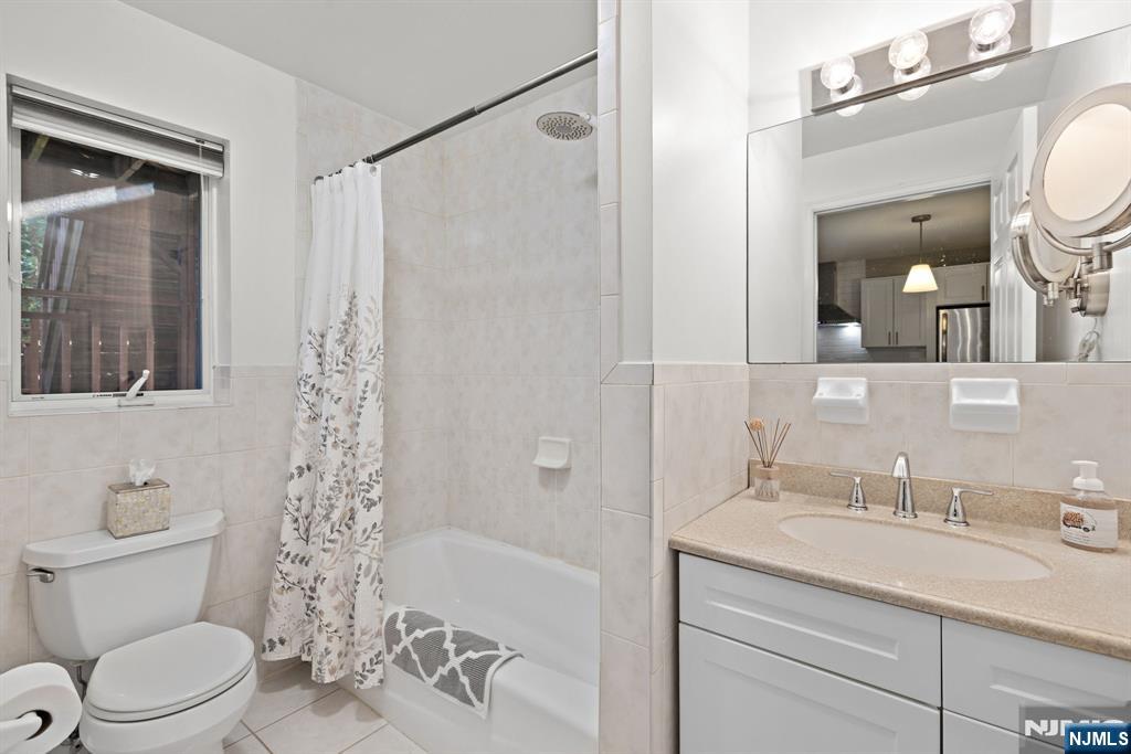 228 Lafayette Avenue