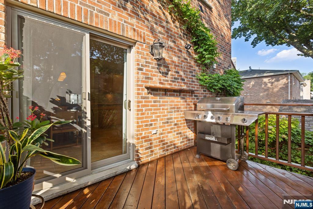 228 Lafayette Avenue