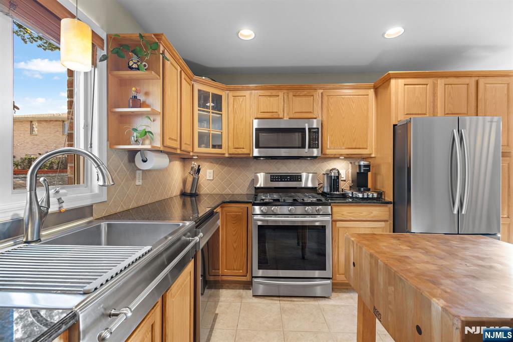228 Lafayette Avenue