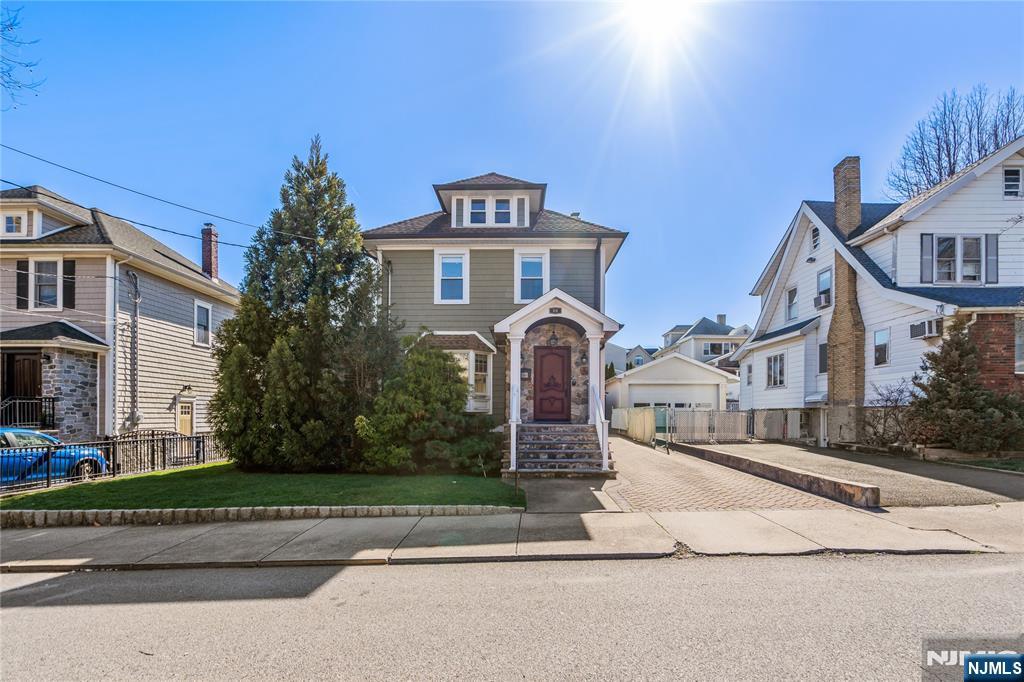 66 Crescent Avenue