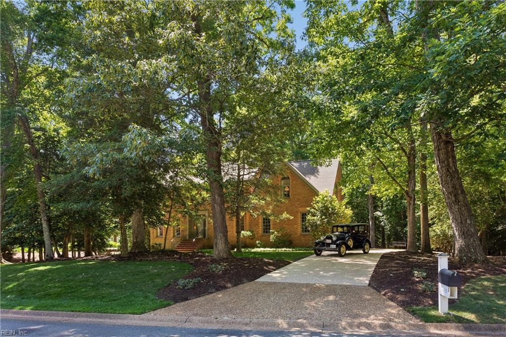2305 W Island RD