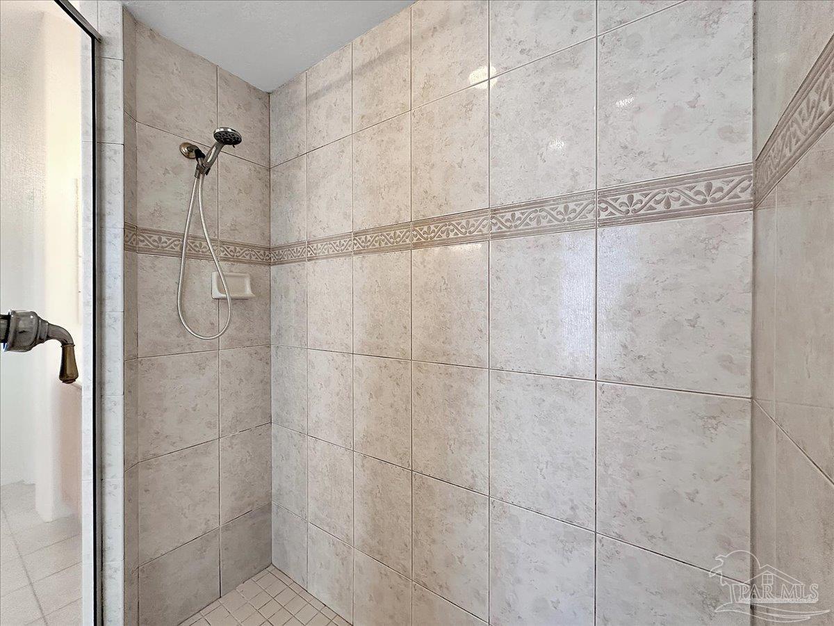 1187 Grand Pointe Dr