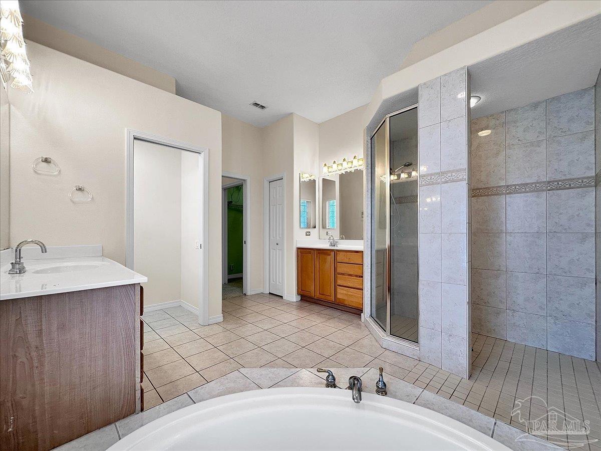 1187 Grand Pointe Dr