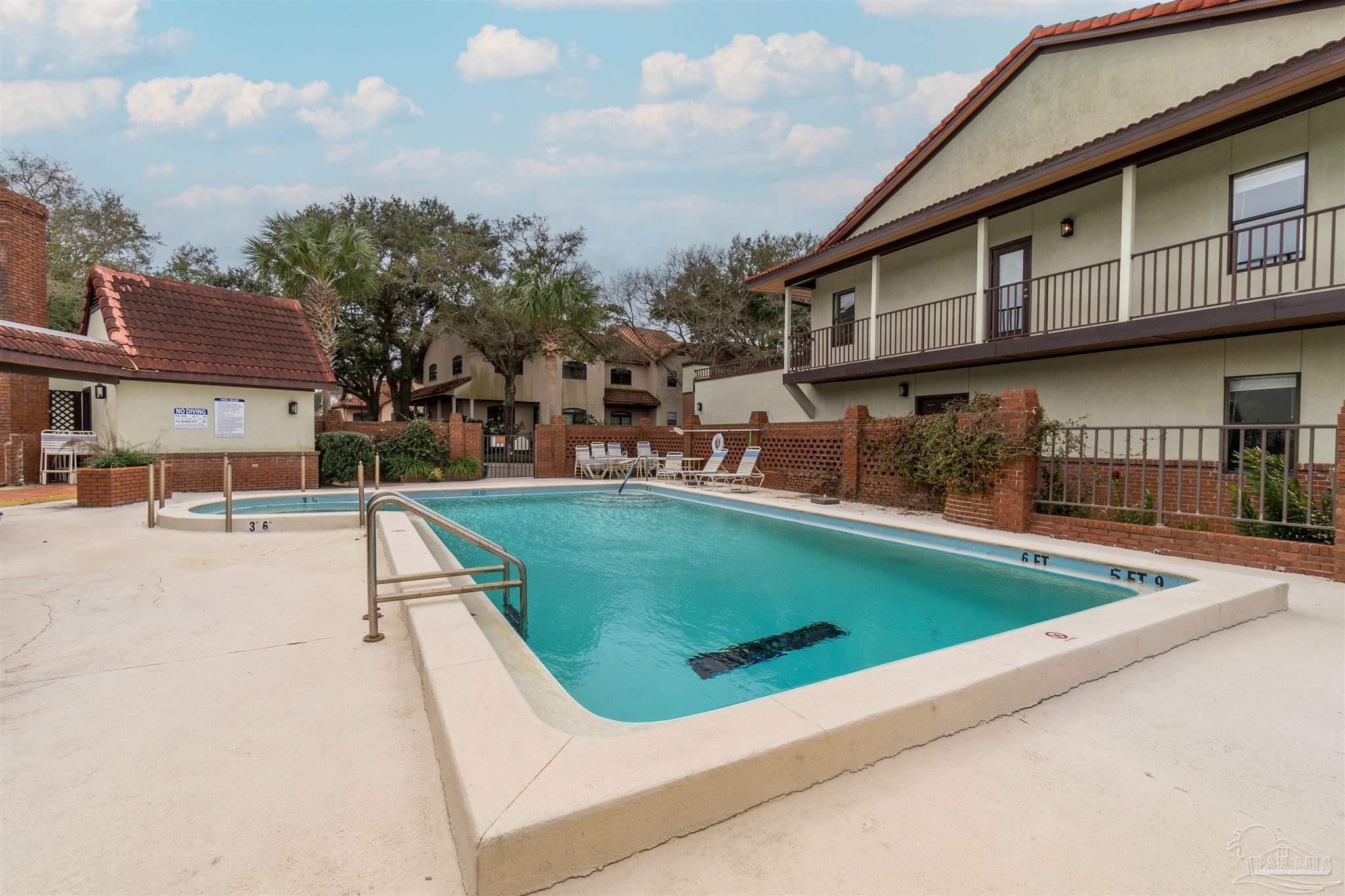 102 Baybridge Dr