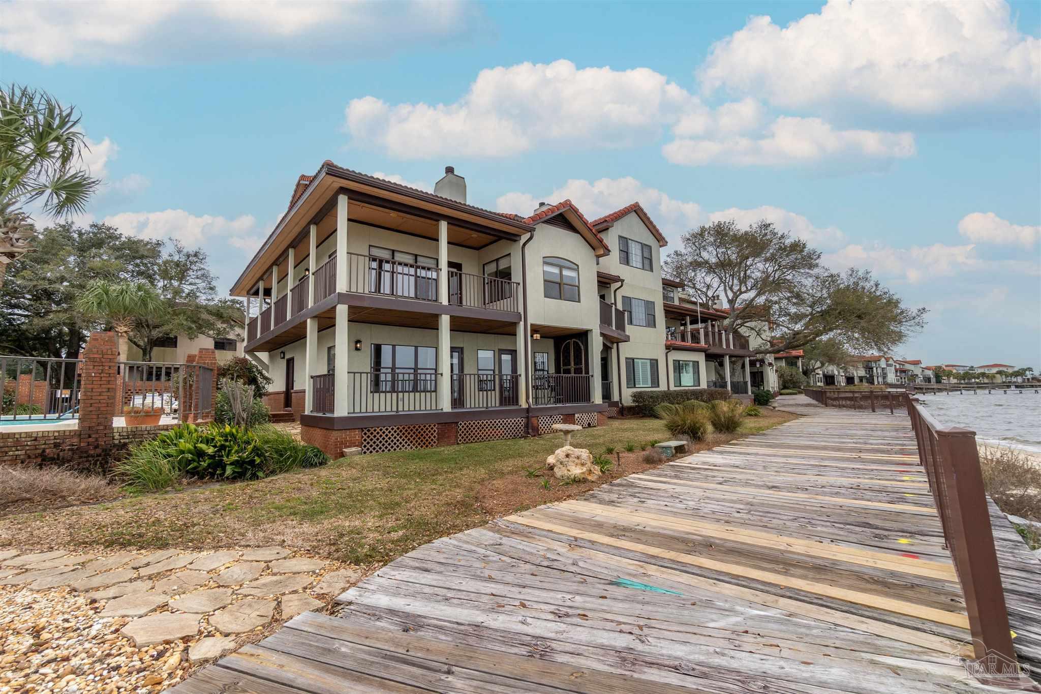 102 Baybridge Dr
