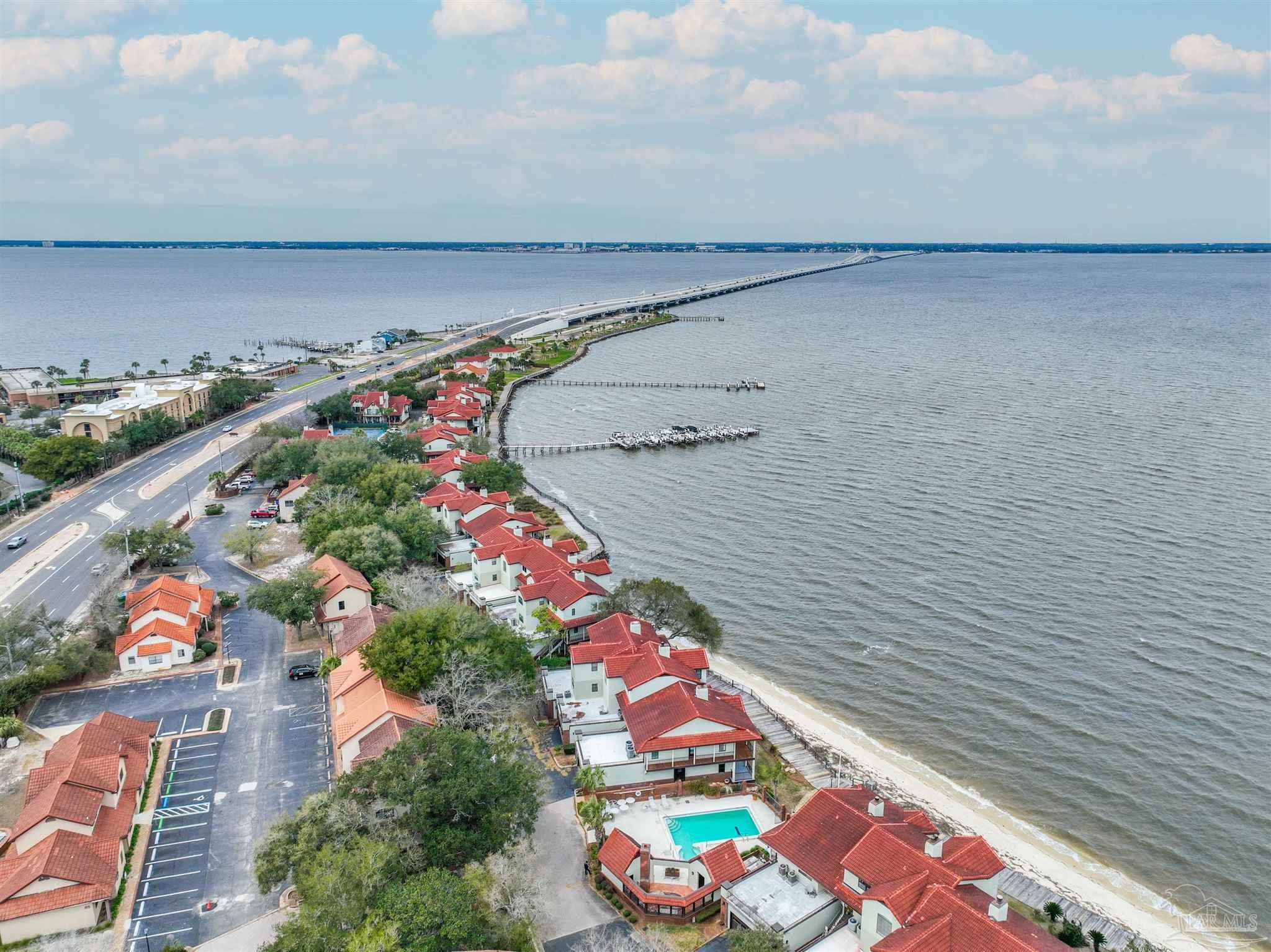 102 Baybridge Dr