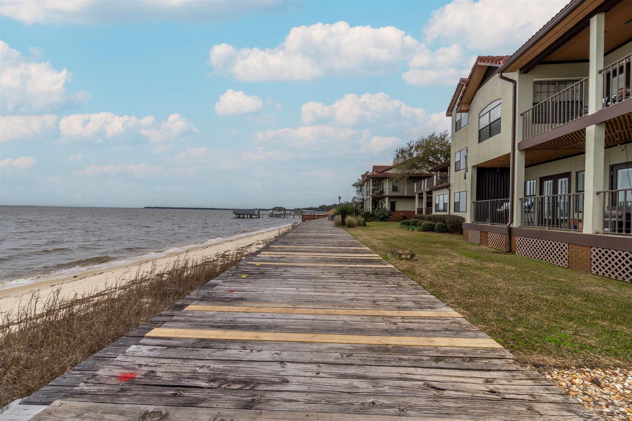 102 Baybridge Dr